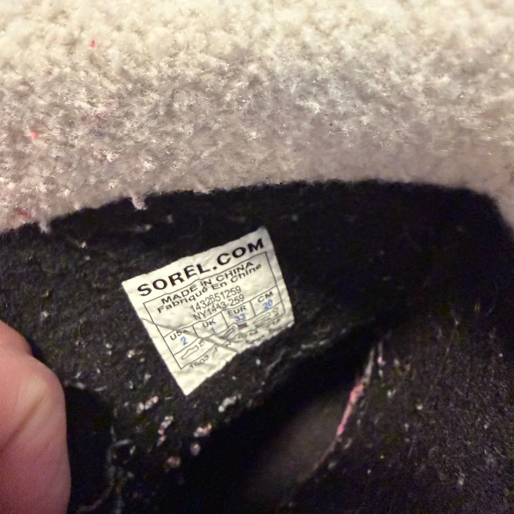 Sorel Purple and Black Winter snow boots size 3 kids‎
